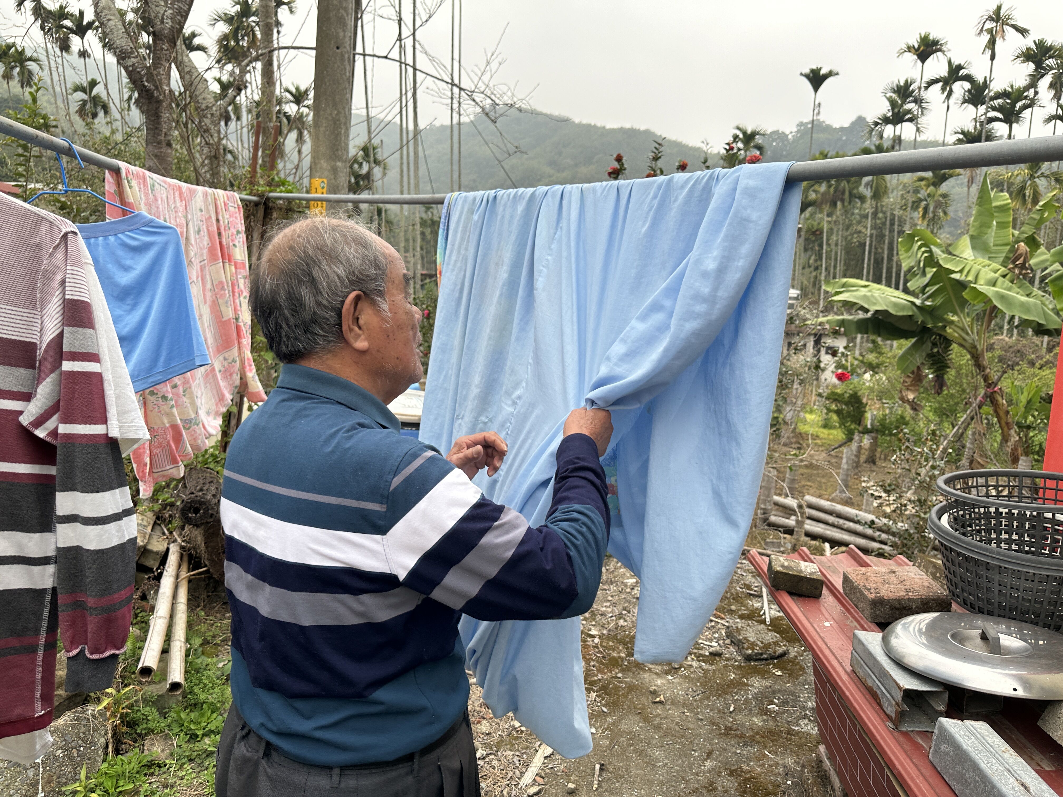 阿學未住院前因經常大小便失禁，阿科伯經常要清洗床單。江品璁攝