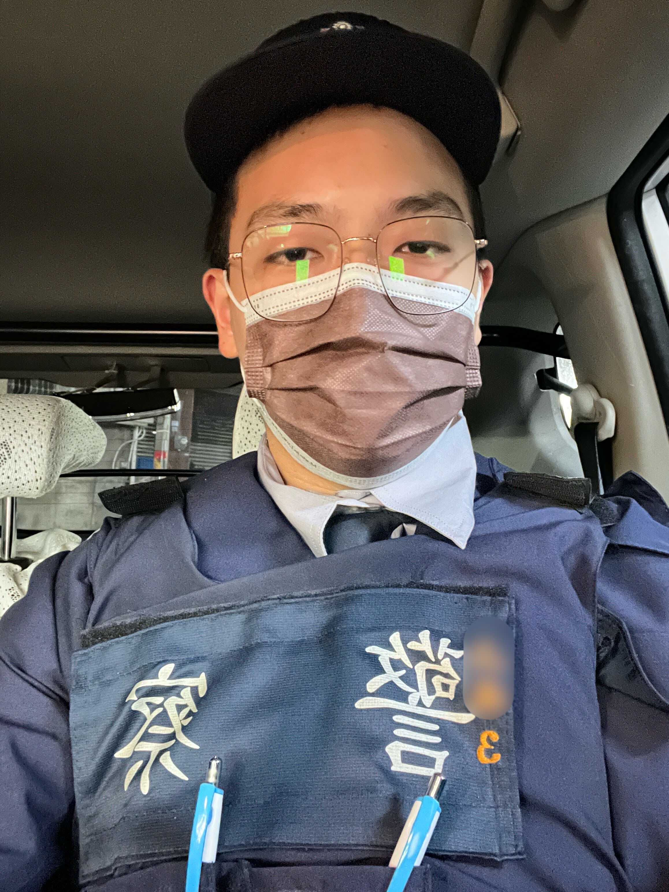 阿儒大學畢業後加入義警，近幾年雖常住院，只要體力好時，就跟警察一起巡邏。家屬提供